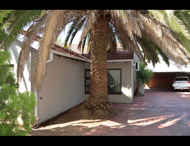 3 BEDROOM FREEHOLD FOR SALE IN BRACKENHURST